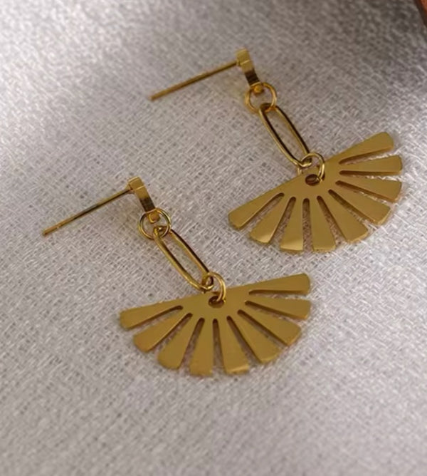 Gold sunset dangle earrings  - 2