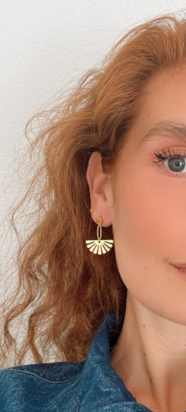 Gold sunset dangle earrings  - 3