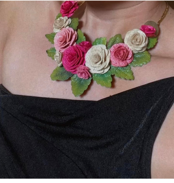 Multicolored Roses Bushes Necklace - Banana Fiber - 1