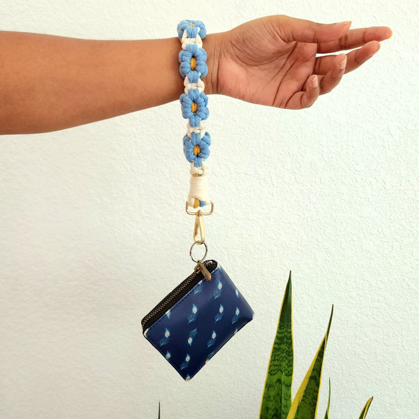 Macrame Daisy Flowers Wristlet - 10