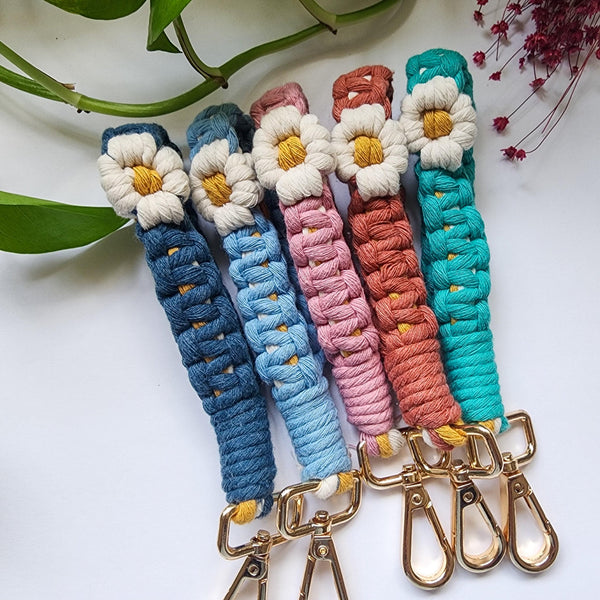 Handwoven Mini Floral Finger Keychain - 4