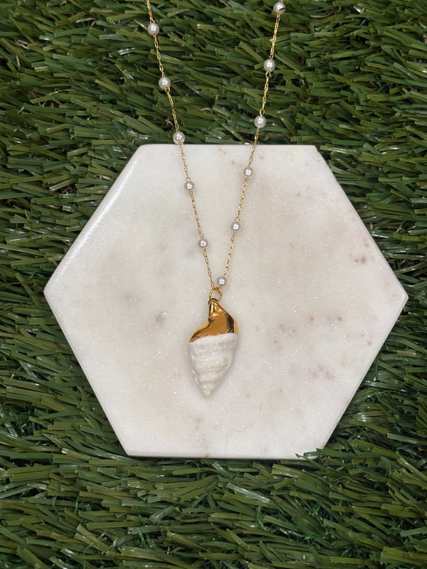 611fc05e3c4ce80992caae23_necklace-conch_1753936839363.jpg