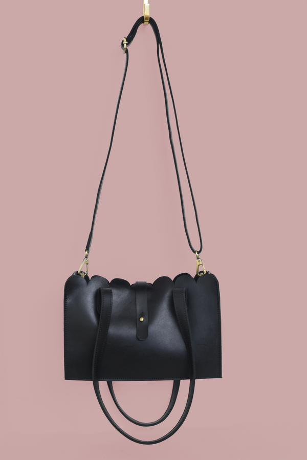 611fc05e3c4ce80992caae23_scallop-convertible-midsized-cb-black_1785430633506.png
