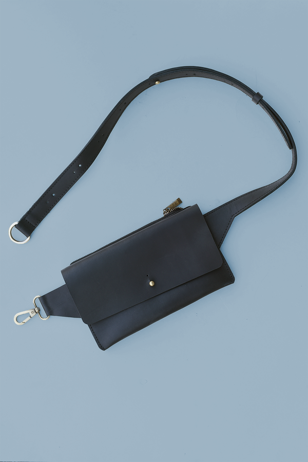 611fc05e3c4ce80992caae23_sling-bag-black-front_1785430390044.png
