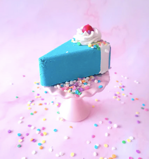 Birthday Cake Butter Cake bath bomb - 1